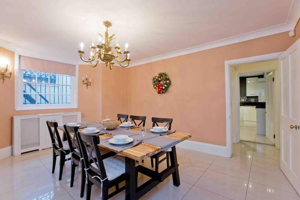 Beautiful Iconic 4 Bedroom House By Regents Park Ferienhaus London